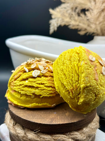 Sonya’s Turmeric Honey & Oats Bath Truffle Scoop