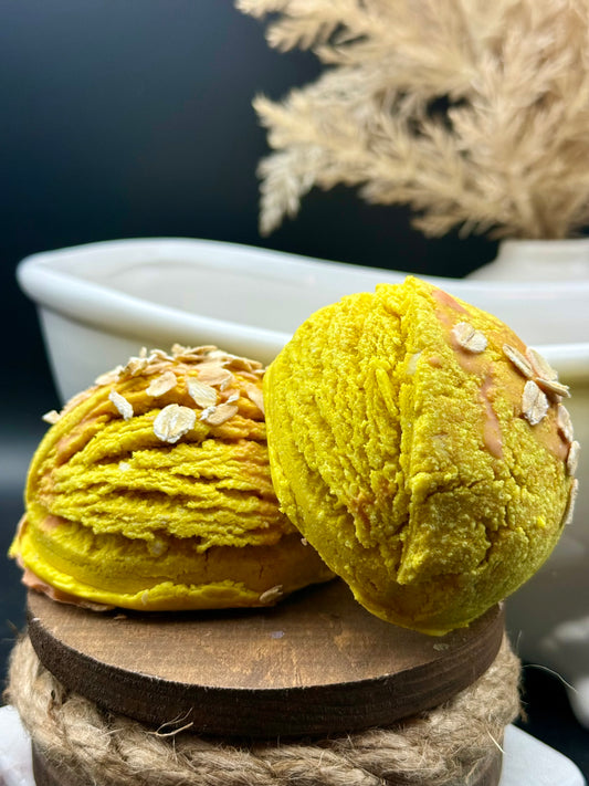 Sonya’s Turmeric Honey & Oats Bath Truffle Scoop